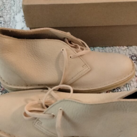 Women's original Clark's Desert Boots, size 9. - Picture 4 of 7